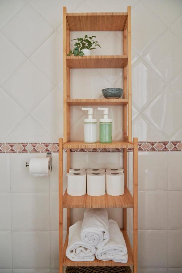 Central & Sunny 2Br Apt Near Beach, By Timecooler Setúbal Zewnętrze zdjęcie