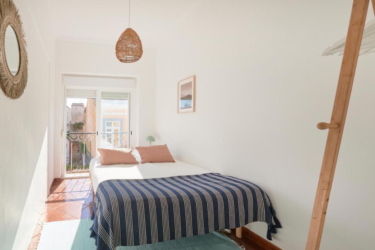 Central & Sunny 2Br Apt Near Beach, By Timecooler Setúbal Zewnętrze zdjęcie