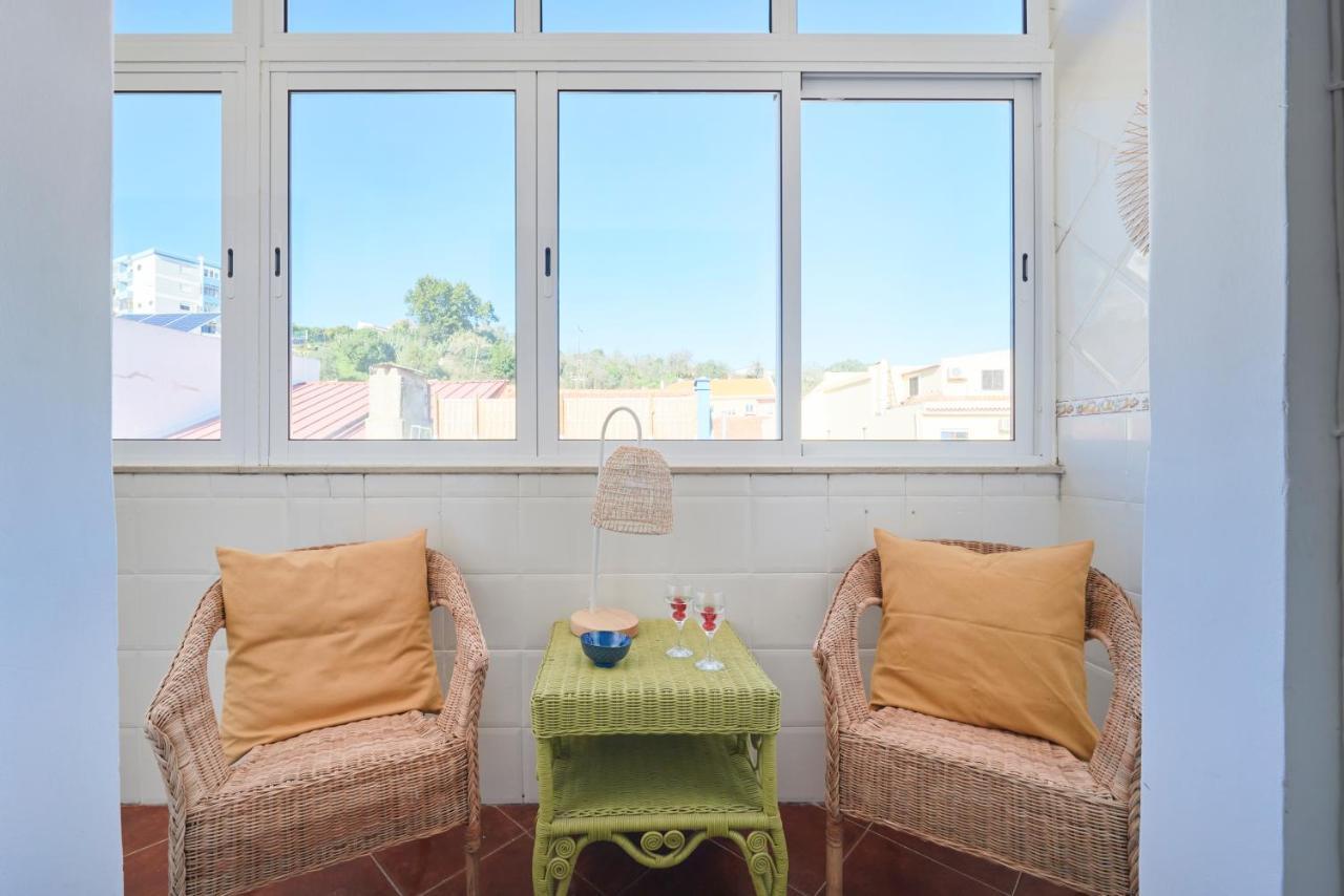 Central & Sunny 2Br Apt Near Beach, By Timecooler Setúbal Zewnętrze zdjęcie