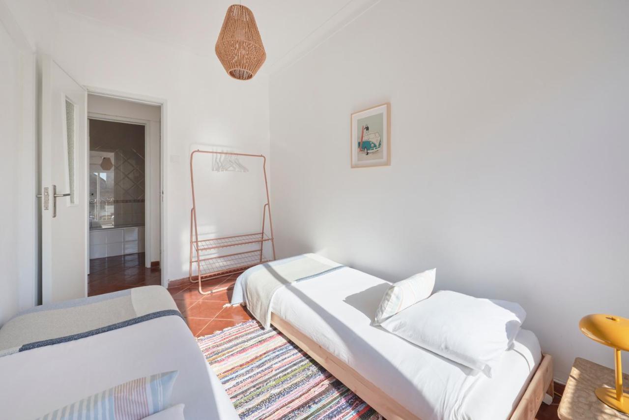 Central & Sunny 2Br Apt Near Beach, By Timecooler Setúbal Zewnętrze zdjęcie