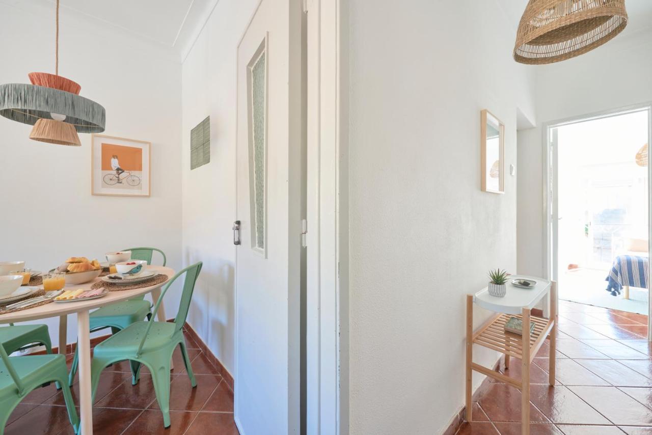Central & Sunny 2Br Apt Near Beach, By Timecooler Setúbal Zewnętrze zdjęcie