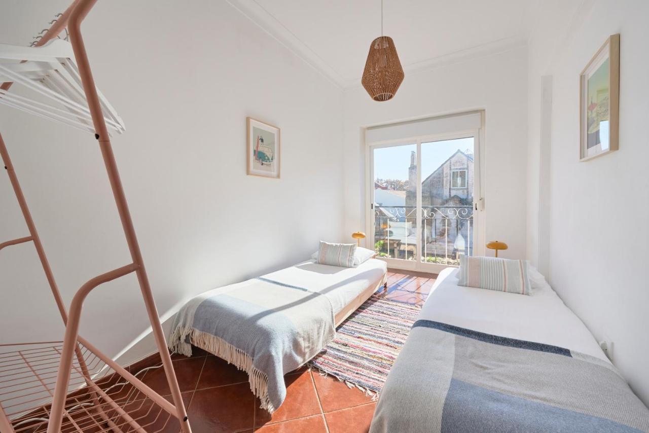 Central & Sunny 2Br Apt Near Beach, By Timecooler Setúbal Zewnętrze zdjęcie