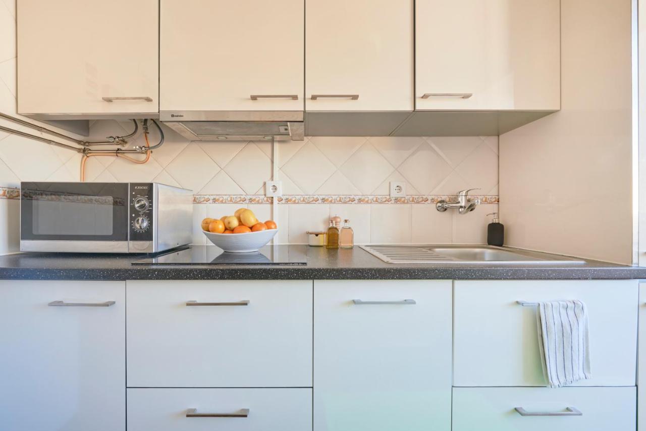 Central & Sunny 2Br Apt Near Beach, By Timecooler Setúbal Zewnętrze zdjęcie